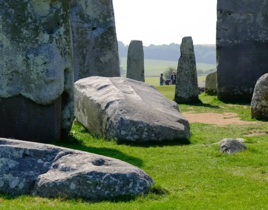 Des mégalithes de Stonehenge transportés sur 600 km par des hommes préhistoriques, non par des glaciers.