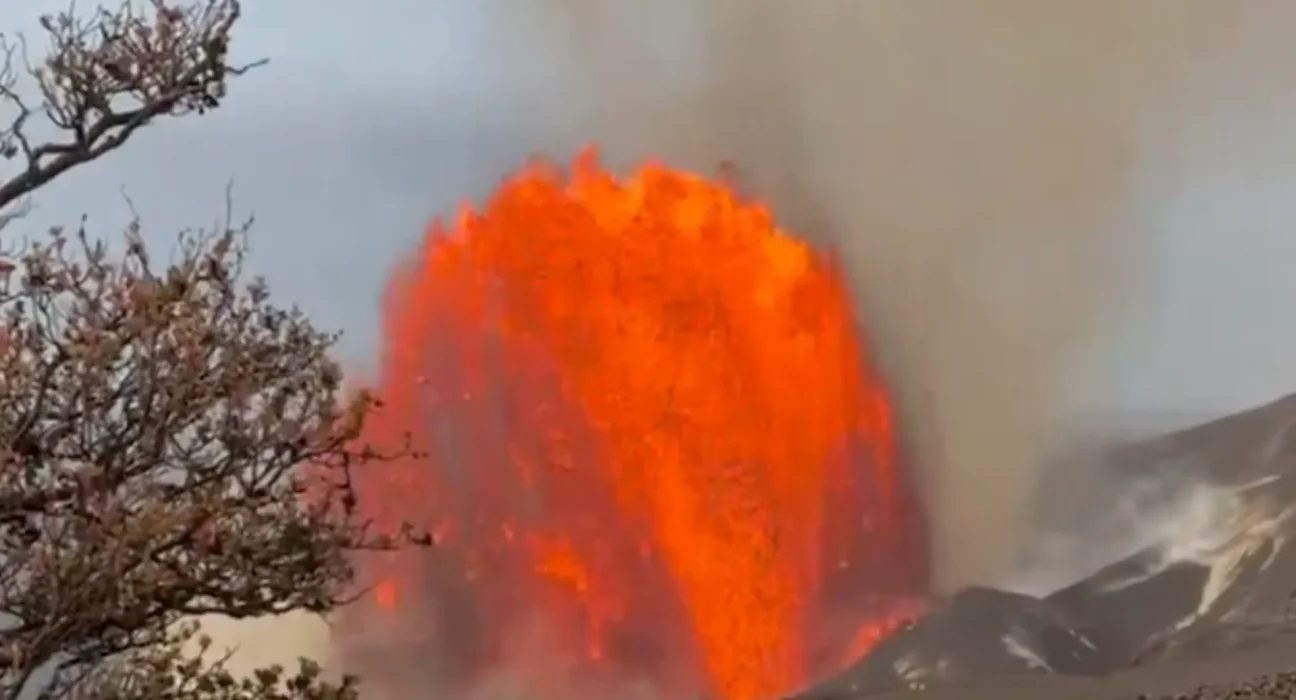 Éruption du volcan Kīlauea : fontaines de lave de 200 mètres et alerte aux retombées de cendres