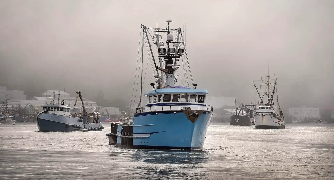 Industrie de la pêche en Alaska : Un réseau de surveillance océanique s'éteint au moment des crises du saumon et du crabe