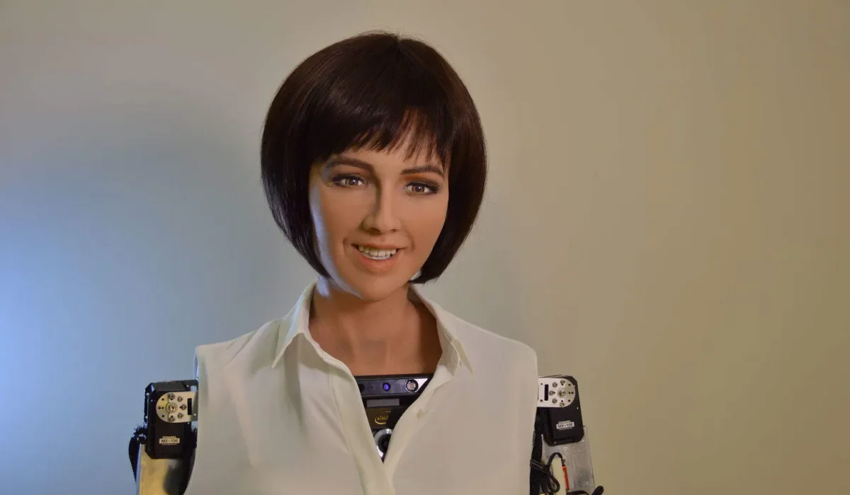 L'Arabie Saoudite Accorde la Citoyenneté à un Robot : Elle Plaide Maintenant pour les Droits des Femmes.