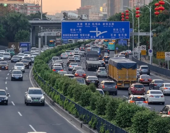 La montée des véhicules électriques en Chine aurait sauvé 262 000 vies grâce à la réduction de la pollution dans des villes célèbres.