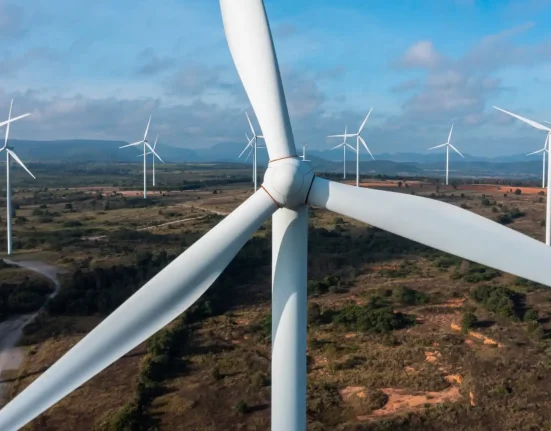 La plus grande ferme éolienne d'Amérique entre en service au Nouveau-Mexique avec 916 éoliennes impressionnantes.