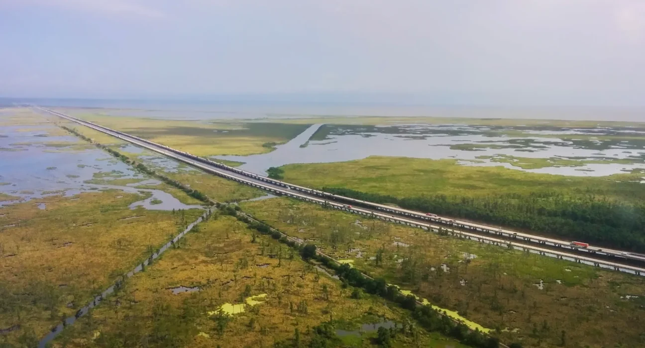 Le littoral de la Louisiane pourrait reculer de 30 miles : des chercheurs appellent à des mesures avant un exode inévitable.