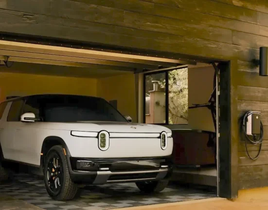 Le nouvel accord de Rivian : des factures réduites pour les propriétaires et un soutien aux services publics en période de pointe.
