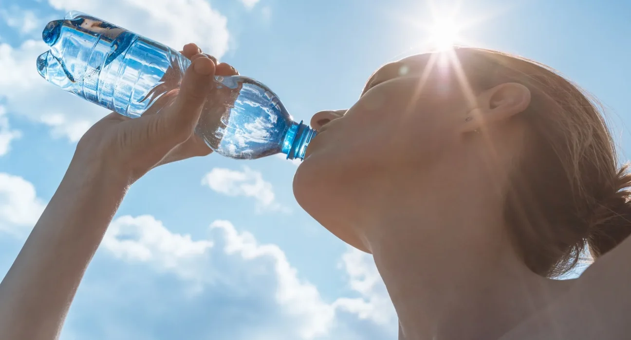 Le solstice européen sous une canicule : températures frôlant les 45°C et risque accru d'incendies.
