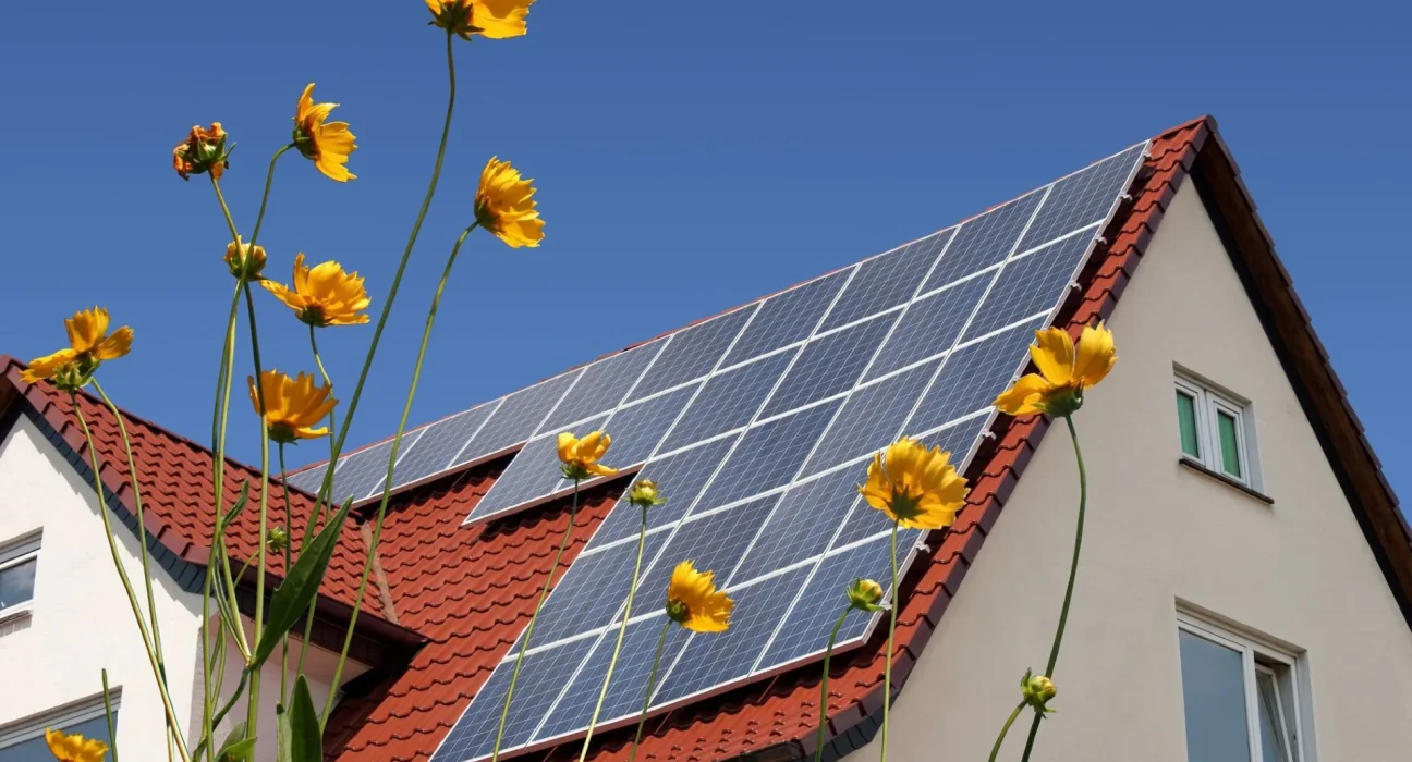 L'énergie solaire dépasse le charbon dans le mix électrique américain pour la première fois.