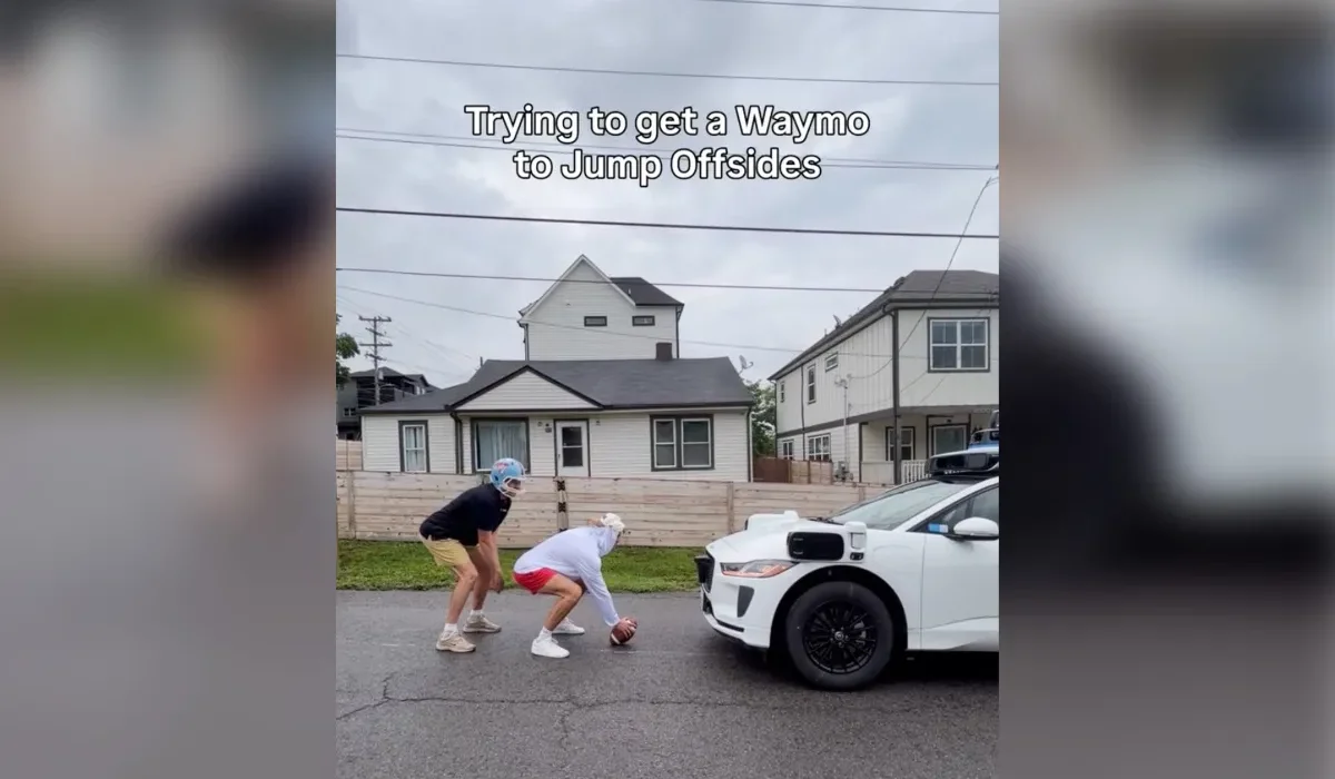 Les Garçons Forcent Waymo à Participer au Football