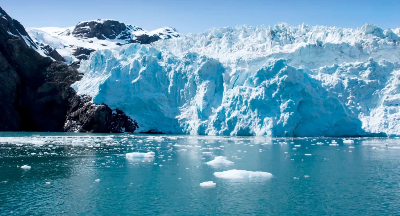 Les glaciers alaskiens perdent trois semaines de fonte supplémentaire pour chaque élévation de 1°C en été, selon une étude.