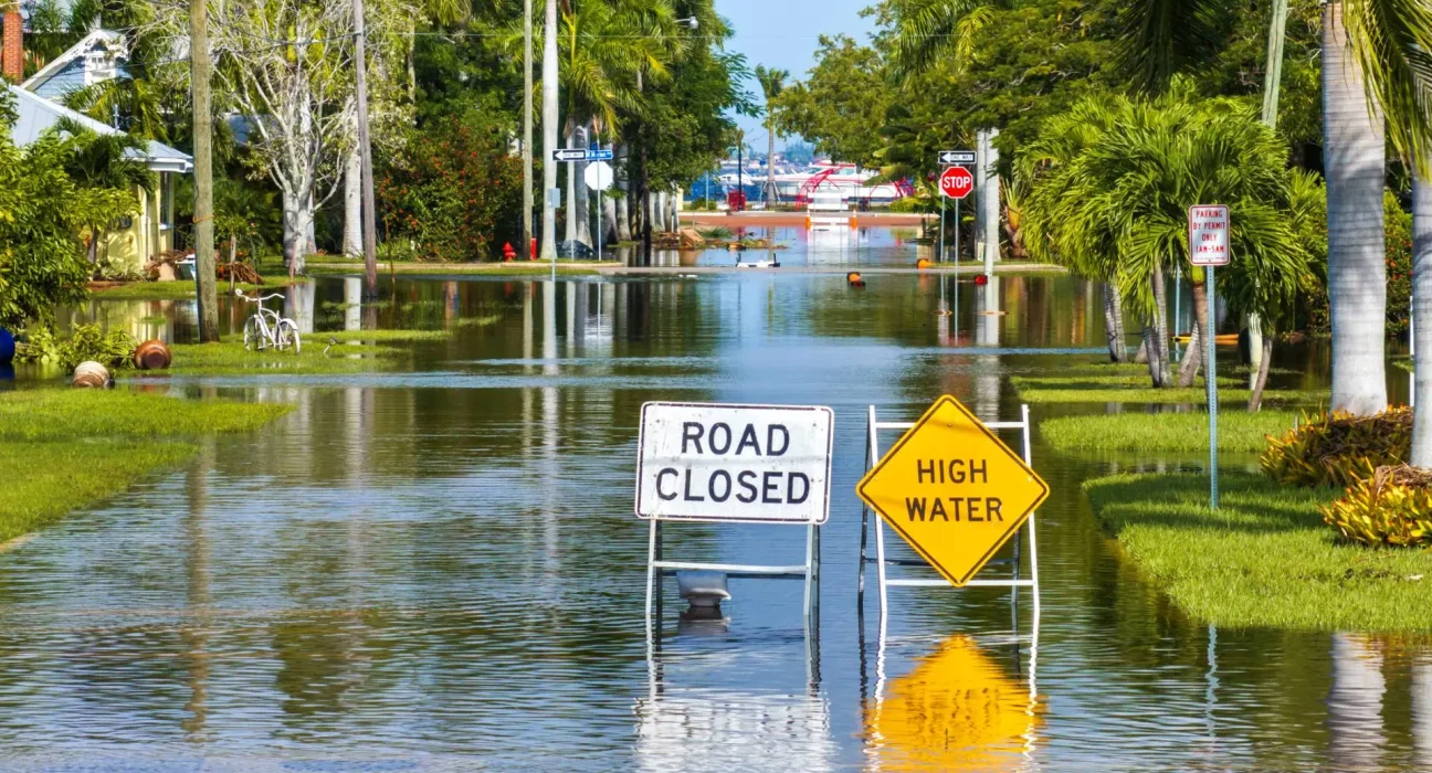 Les scientifiques abandonnent l'ancienne théorie du désastre climatique, mais l'avenir idéal s'évanouit également.