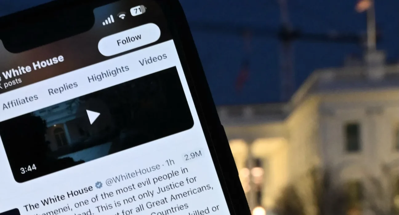 Les sénateurs proposent des solutions d'IA alors que la Maison Blanche intensifie sa lutte contre la liberté d'expression en ligne.