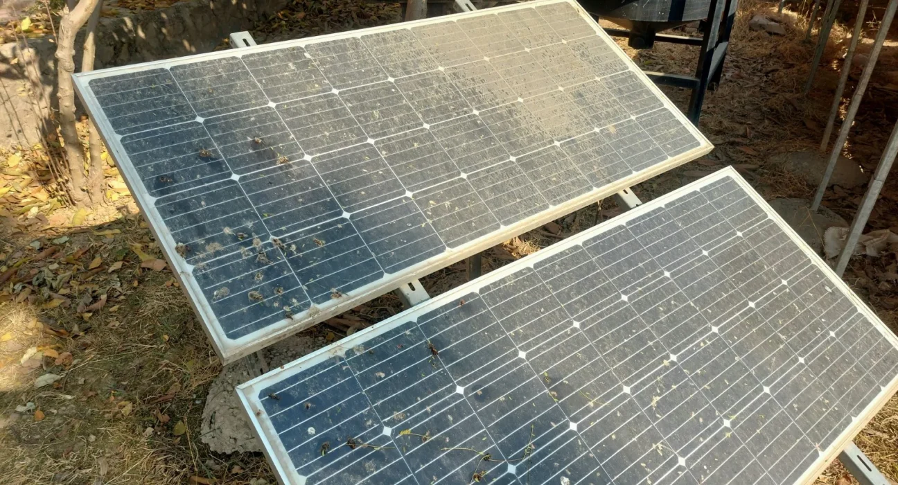 Nettoyage Efficace des Panneaux Solaires : Augmentation de la Production Énergétique