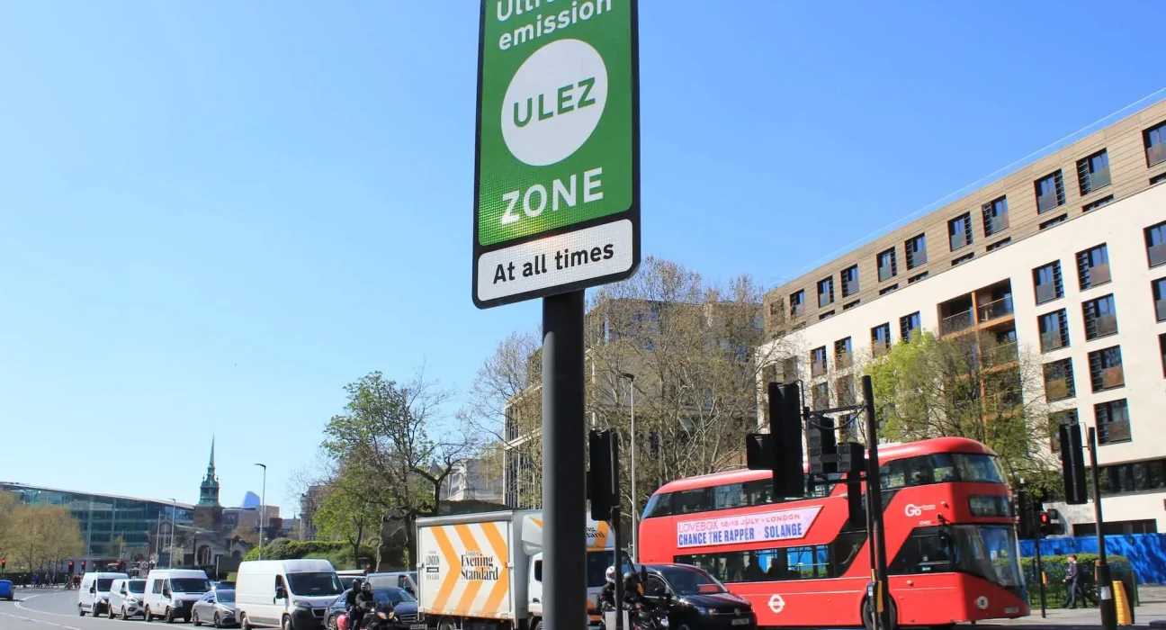 Pollution invisible : 8 millions de vies menacées chaque année — Le nettoyage de Londres illustre un changement rapide des conditions.