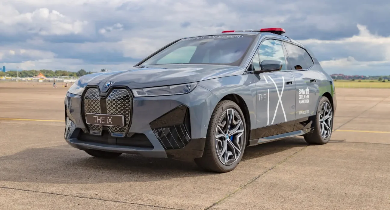 Propriétaire d'un BMW iX face aux critiques : Reddit riposte avec une réponse percutante