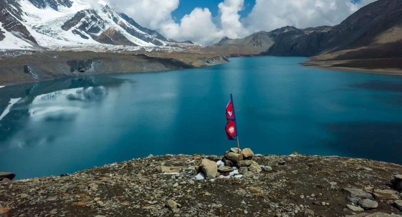 Un des plus hauts lacs du Népal révèle une pollution microplastique accrue près des zones touristiques