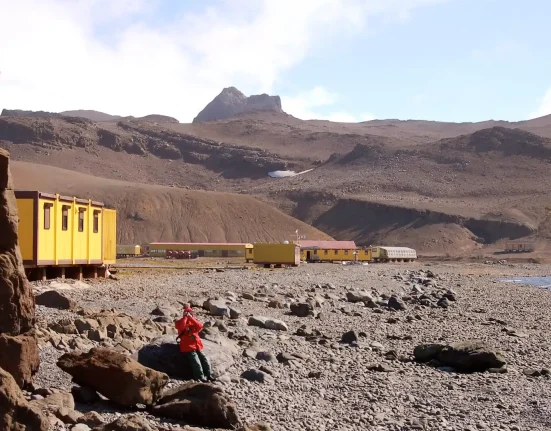 Une chaleur record en Antarctique : des températures 36 degrés au-dessus des normales, avec de rares pluies sur les glaciers