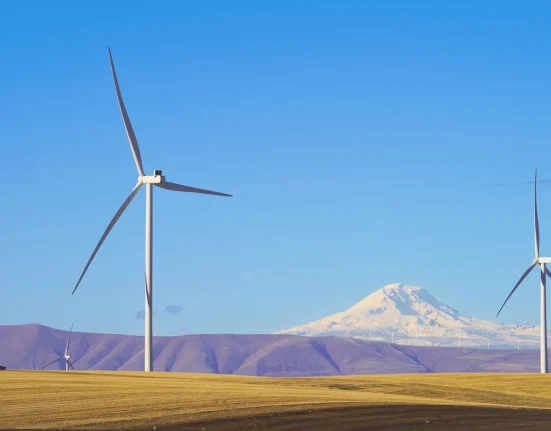 Une semaine record pour l'énergie éolienne, solaire et les batteries au Texas en pleine saison intermédiaire