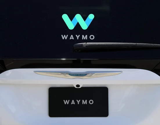 Waymo acquiert un site en Arizona lié à Apple pour 220 millions de dollars dans une avancée majeure vers le robotaxi