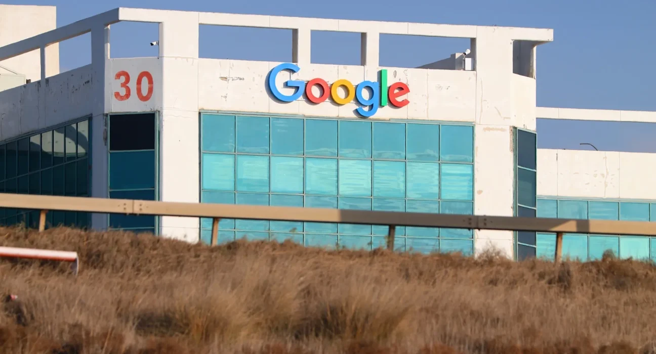 « 63% des Minnesotains S'opposent aux Centres de Données Dans Leur Ville Face à l'Offre de Google »