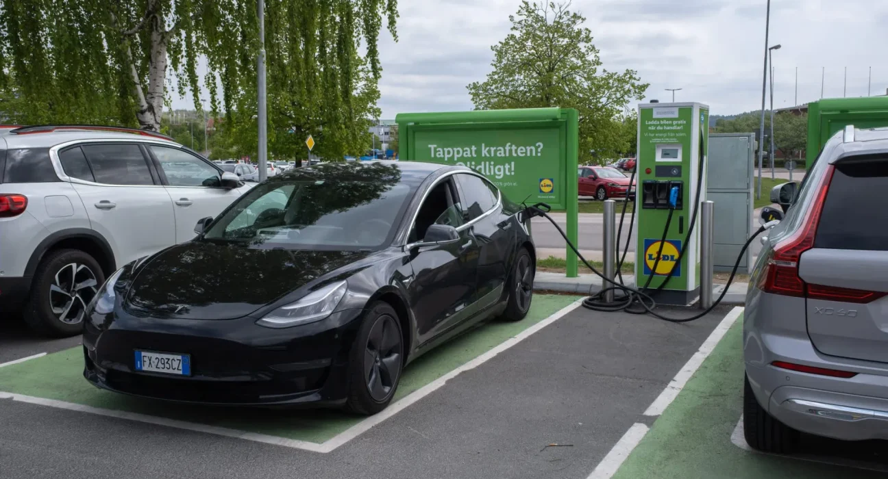 Analyse des EV d'occasion en Suède : Les batteries moins chères du pack du Tesla Model 3 surpassent celles des batteries au nickel plus onéreuses