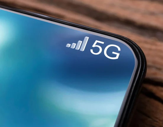 Canicule en Europe : Les théories conspirationnistes autour de la 5G remises en question par les experts