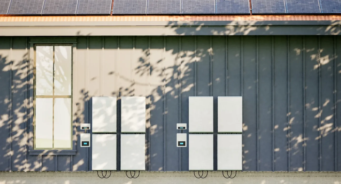 Chargement de la batterie domestique de 50 kWh : l'application affiche un dépassement de la limite de 10 kW de l'onduleur.