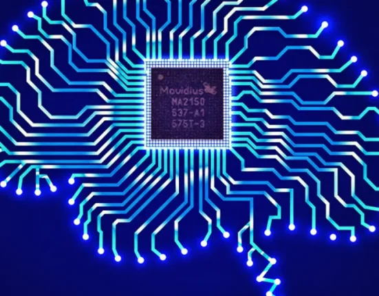 Des chercheurs du MIT conçoivent une puce d'intelligence artificielle pour dispositifs mobiles.