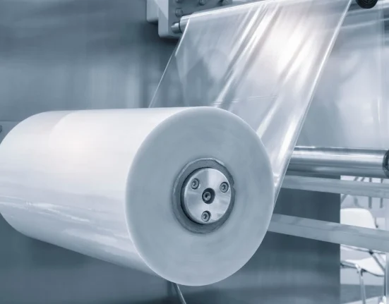 Des déchets plastiques ménagers flexibles transformés en films de haute qualité : un pas vers l’objectif 2030 de l’UE.