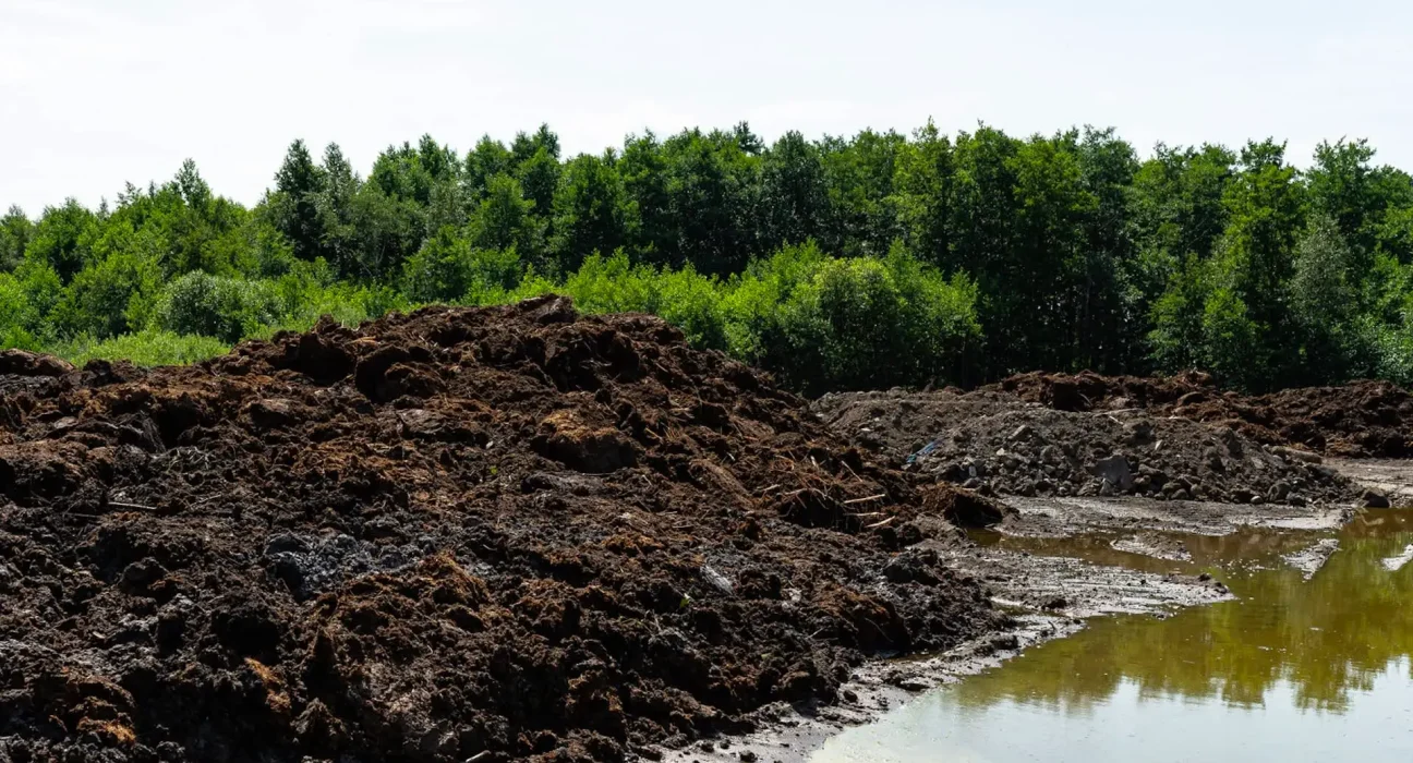 Des groupes de l'Oregon attaquent en justice un permis d'élevage industriel, mettant en danger l'eau potable rurale.