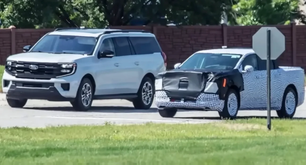 Des photos clandestines suggèrent que le pickup électrique de Ford à 30 000 $ pourrait être bien plus compact que prévu.