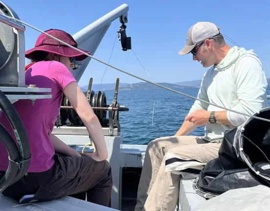Des scientifiques du Montana examinent les eaux du Flathead et détectent des produits chimiques persistants à chaque site.