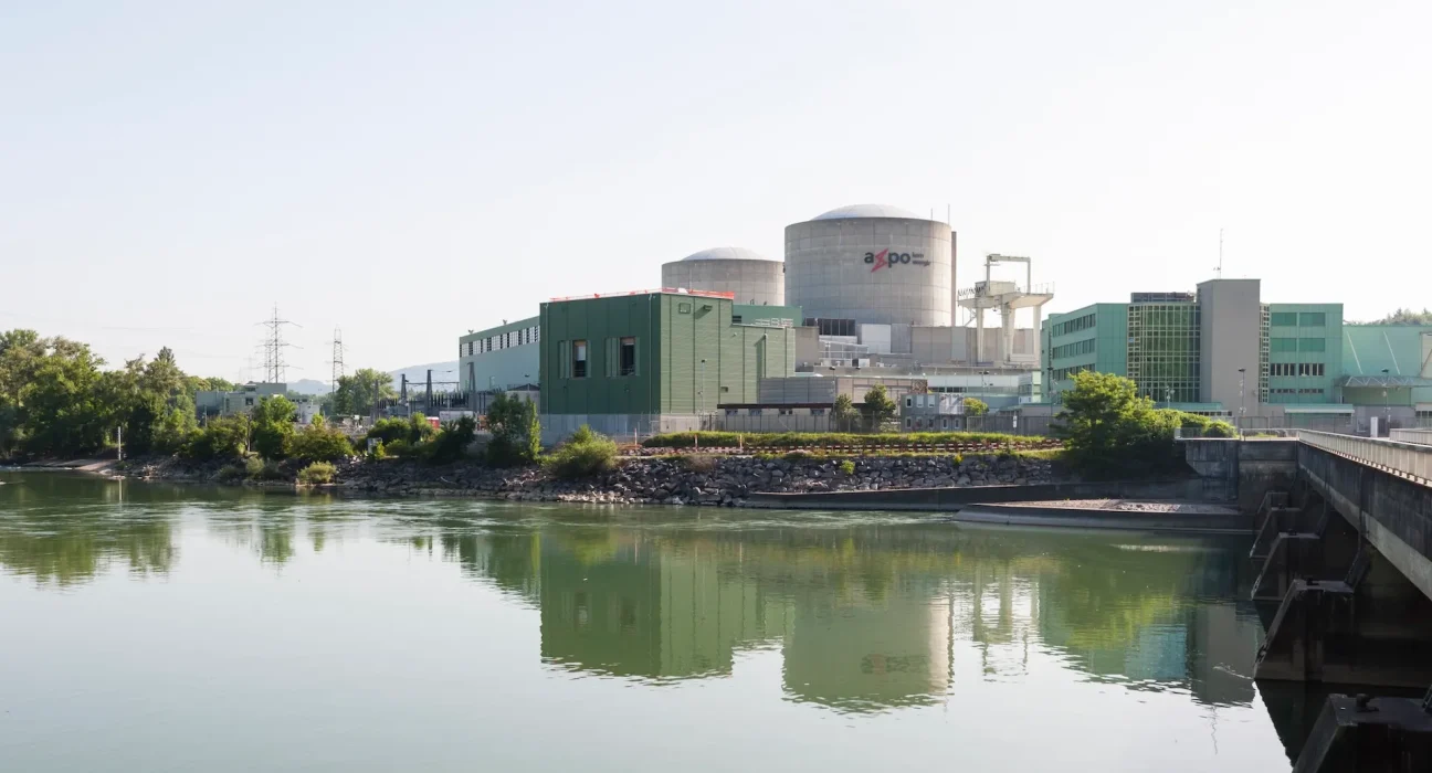 Deux réacteurs nucléaires en Suisse arrêtés en raison de la chaleur excessive des eaux