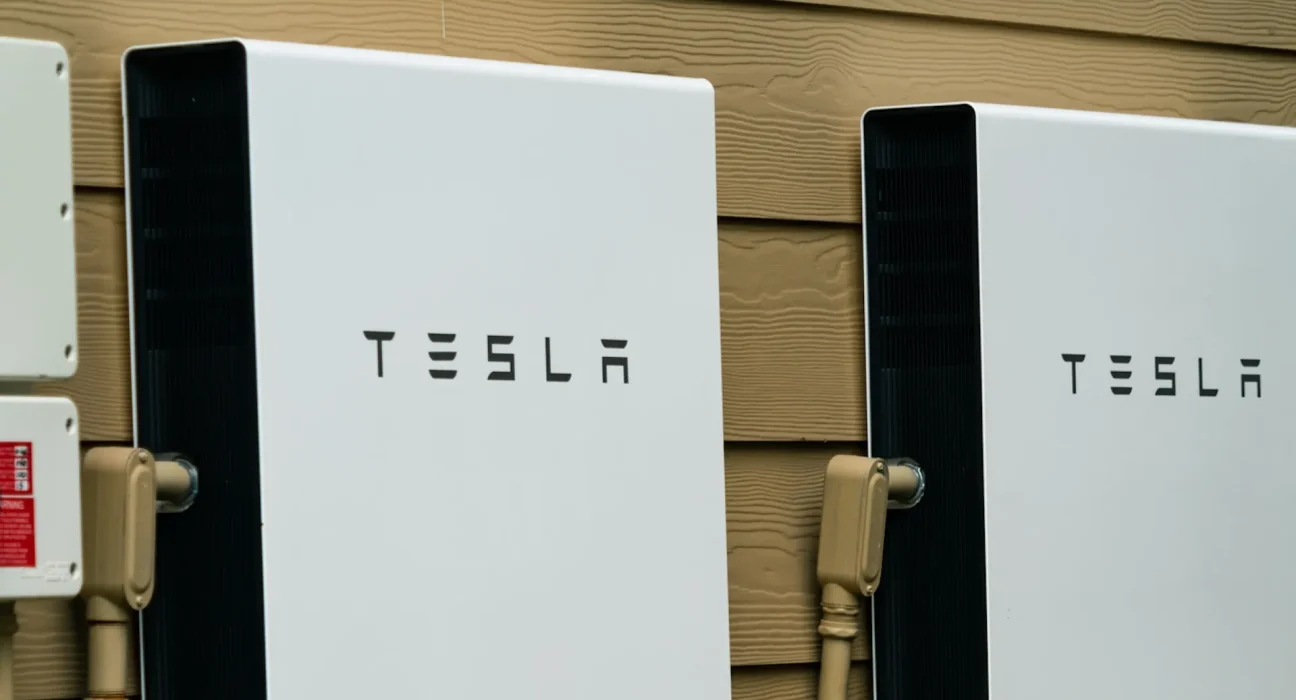 En Australie, les propriétaires de Powerwall 2 peuvent désormais ajouter un Powerwall 3 sans matériel supplémentaire.