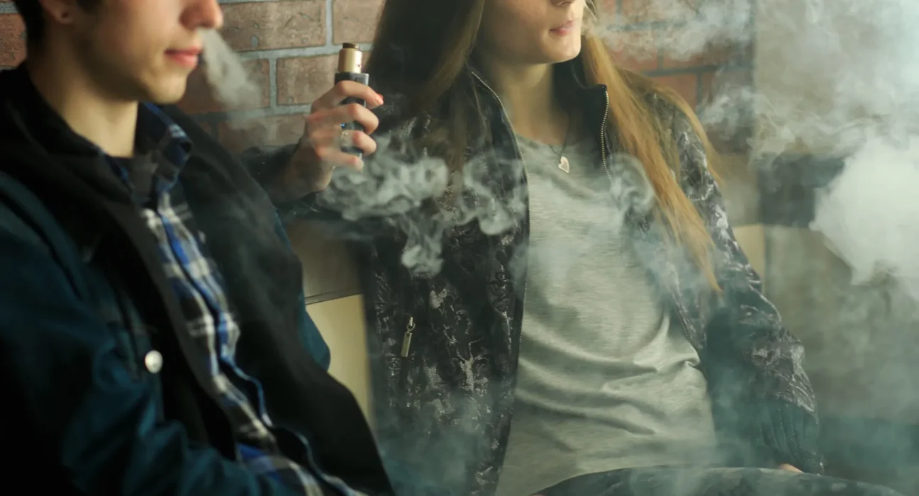 Étude au Royaume-Uni : Vapotage et tabagisme chez les 18-30 ans entraînent une baisse de forme physique de 15 %