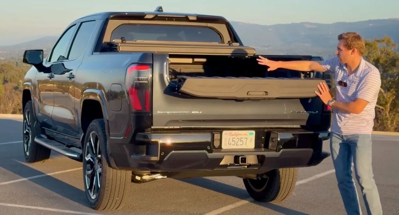 GMC dévoile son camion électrique avec près de 800 km d'autonomie, défiant les pick-ups à essence.