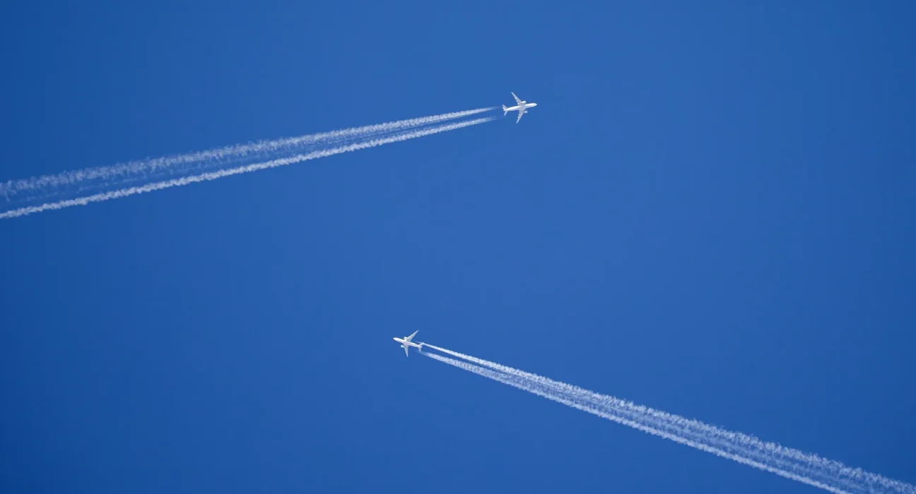 L'Armée de l'Air américaine et l'illusion des chemtrails : décryptage d'un mythe persistant.