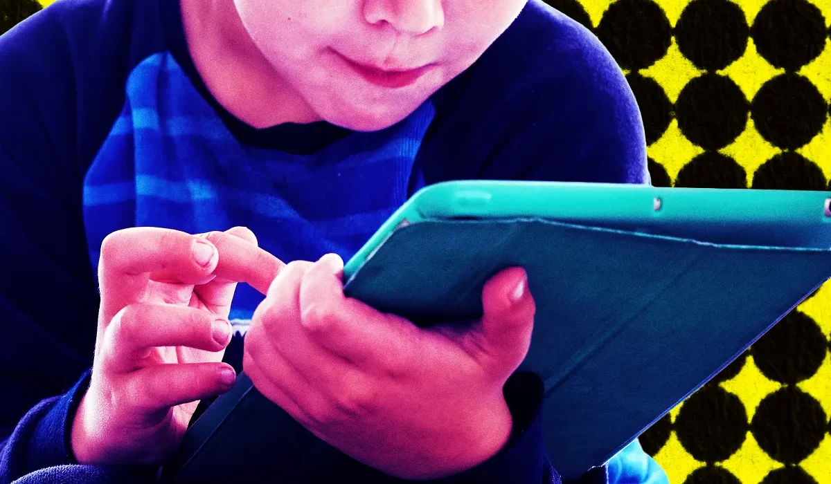 L'Éducation Privilégiée des Enfants Riches : Nourris par une Éducation d'Intelligence Artificielle de Qualité Inférieure