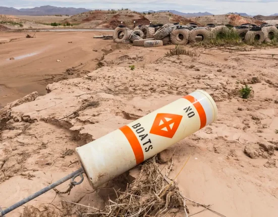 « Lake Mead en danger : menaces sur l'eau, l'énergie et l'agriculture en Californie, Arizona et Nevada »