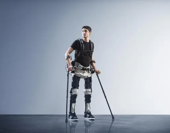 Le Phénix : L'exosquelette robotisé à 40 000 $ qui redonne la marche aux paralysés.