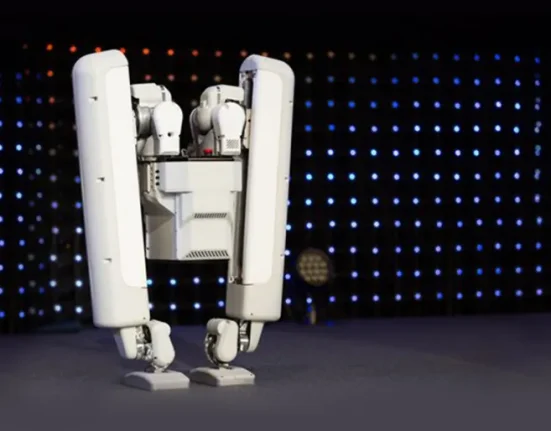 Le Robot Bipède de Google Redéfinit l'Excellence en Mobilité.