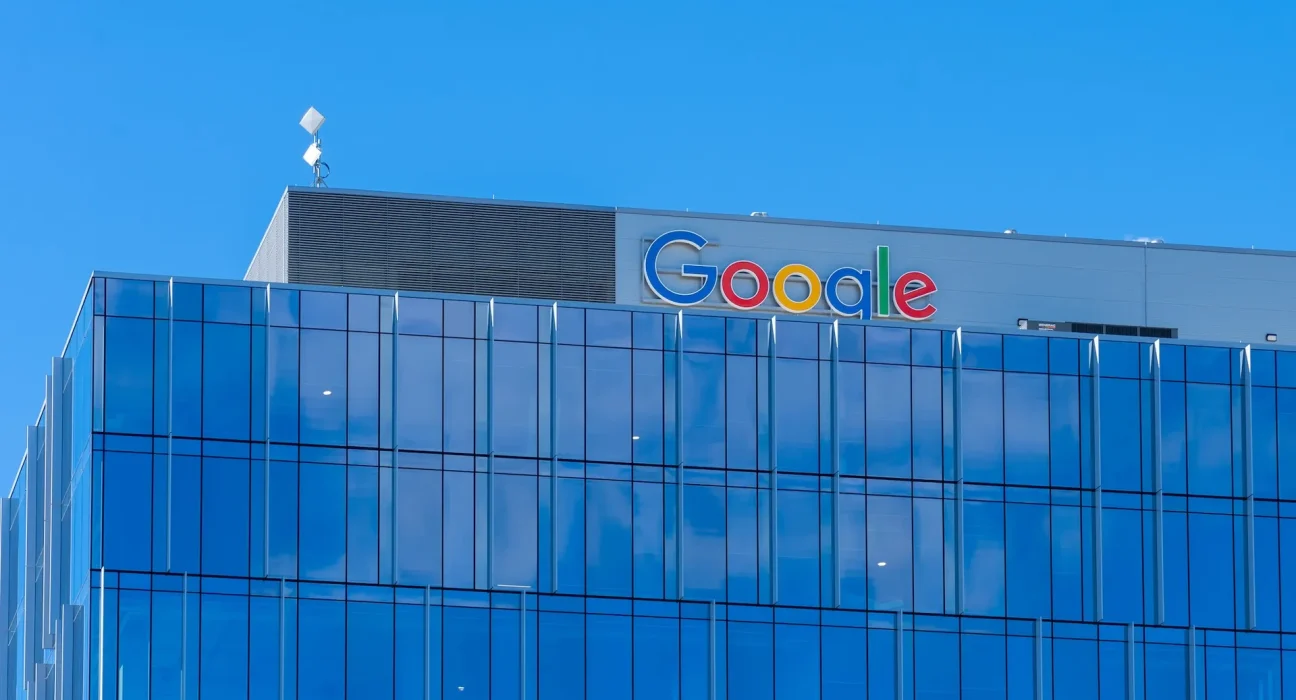 Le conseil de l’Iowa approuve une ordonnance sur les data centers de Google après un vote houleux de 4-1.