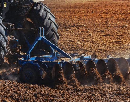 L'équipe de Yale révèle que la dépollution des terres agricoles américaines contaminées par les PFAS pourrait coûter 29 000 $ l'hectare, et non 1,6 million.