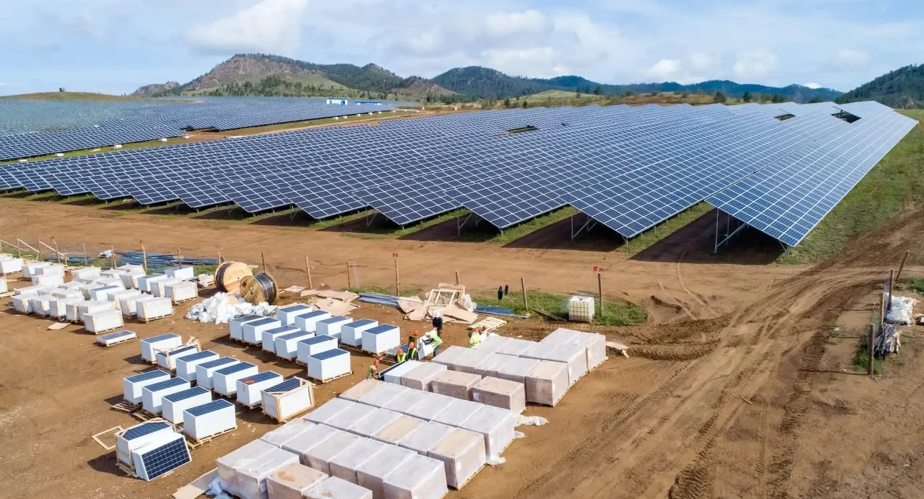 Les énergies renouvelables aux États-Unis dépassent 30 % de l'électricité : le solaire pourrait surpasser le gaz naturel d'ici le printemps 2027.
