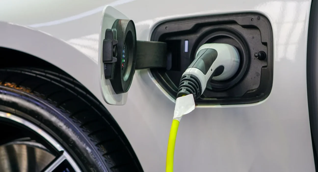 Les véhicules électriques conservent jusqu'à 95 % de leur autonomie après 5 ans et les remplacements de batteries sont presque inexistants.