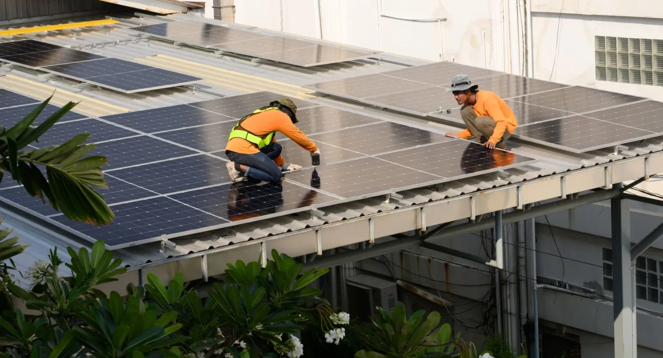 Nouvelle Delhi simplifie l'accès au solaire : suppression des vérifications de faisabilité pour les installations jusqu'à 10 kW