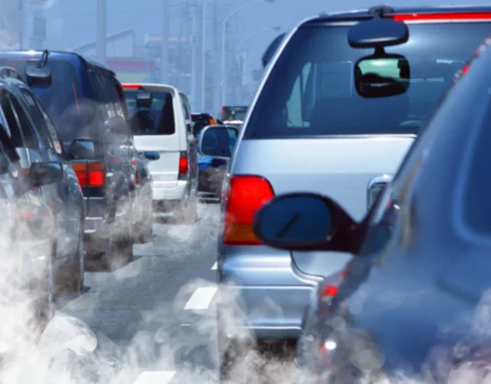 Pollution automobile en Californie : un décès et un nouvel asthme pédiatrique chaque jour à San Diego.