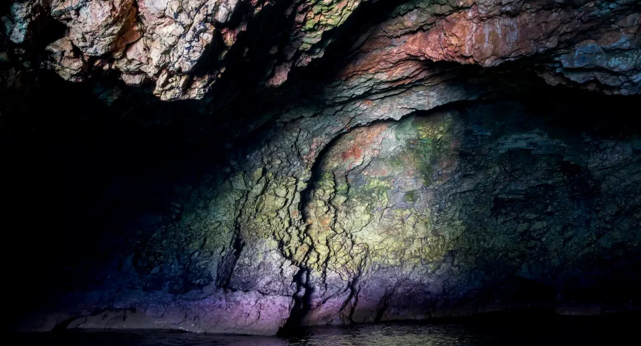 Première découverte : ADN humain ancien sur une paroi de caverne au Portugal