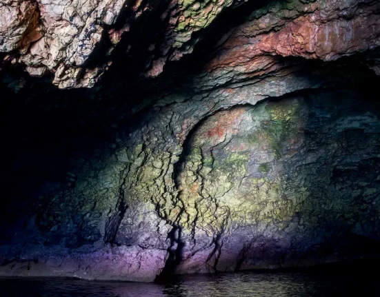 Première découverte : ADN humain ancien sur une paroi de caverne au Portugal