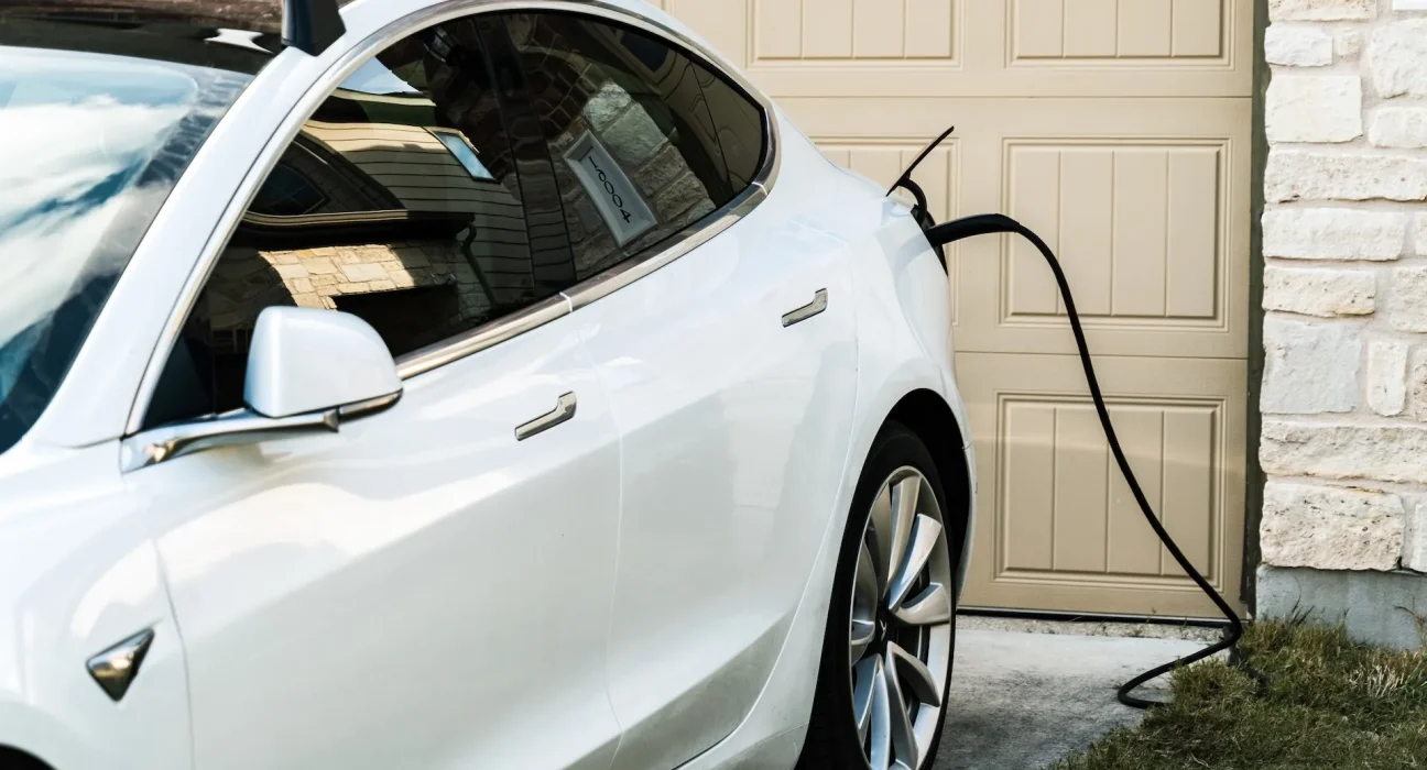 Propriétaire de Tesla souhaite que la Powerwall prenne le pas sur la charge des véhicules électriques — Réactions des autres propriétaires