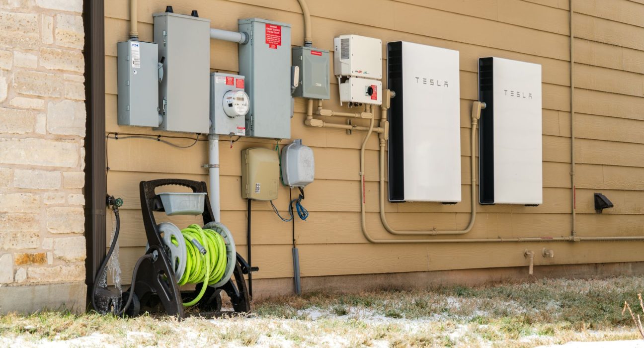 Propriétaire en Arizona averti contre l'installation de garage : La chaleur estivale rend sa Tesla Powerwall inefficace