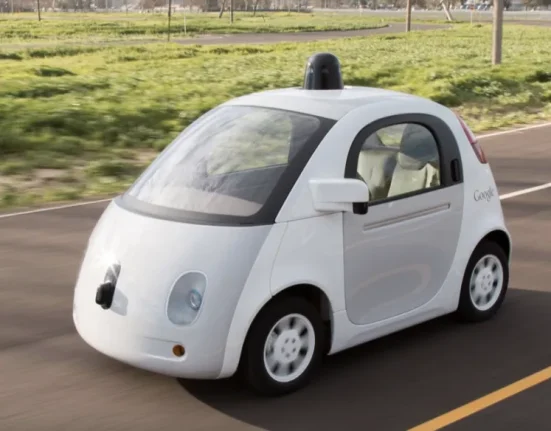 Reconnaissance Officielle des Voitures Autonomes de Google par le Gouvernement Fédéral Américain